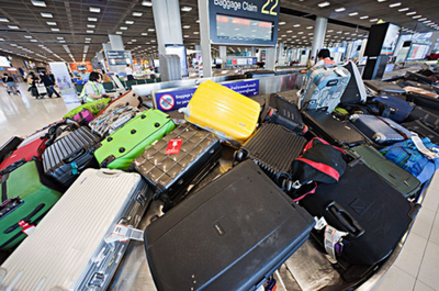 為什么都說下飛機后行李箱上的標簽最好留著？行李托運的這些小細節很重要